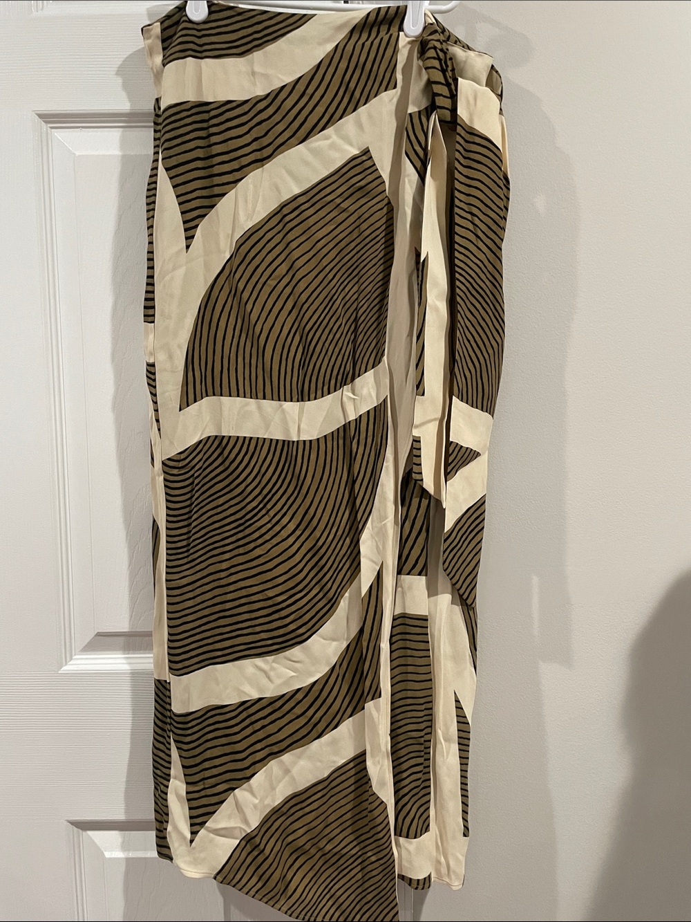 Massimo Dutti Cream and Brown Midi Wrap Skirt Size 10